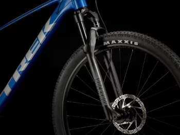 Trek_X-Caliber_voorkant_blauw_zwart_v2